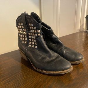Steve Madden Black Studded Cowboy Boots Size 7